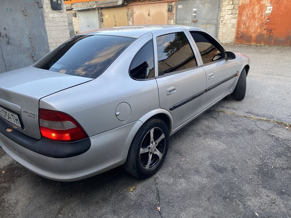 Opel vektra 2000 г. 2.0 газ бензин