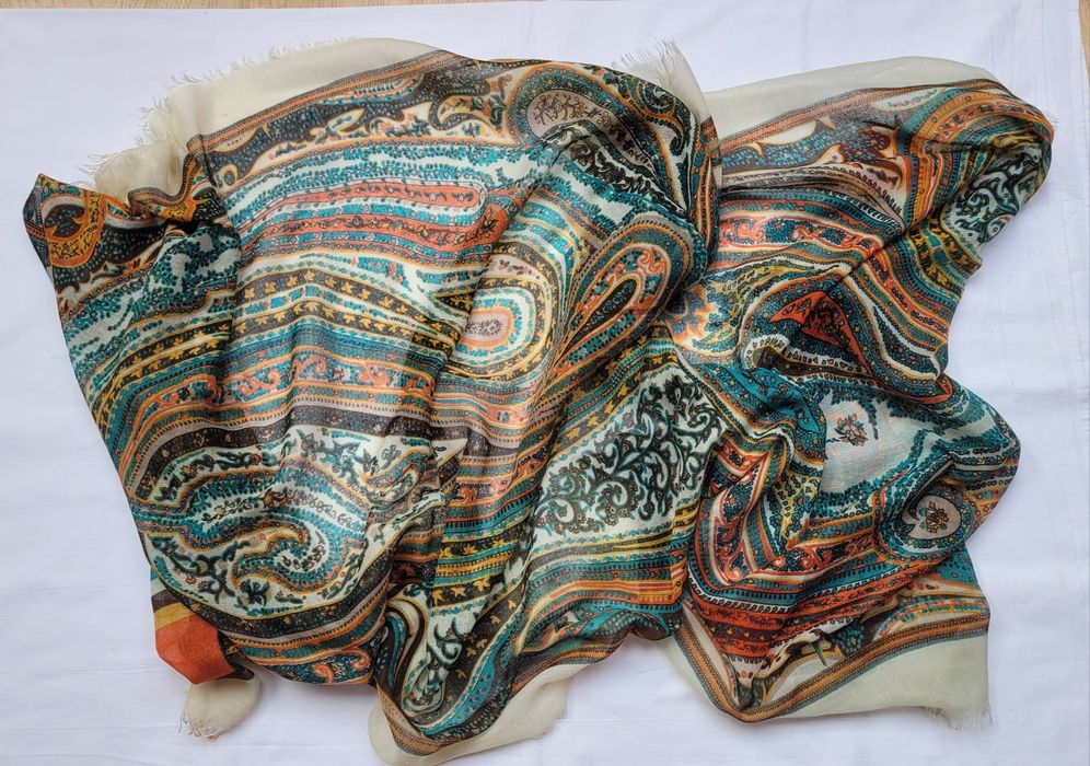 Kolorowy, duży szal