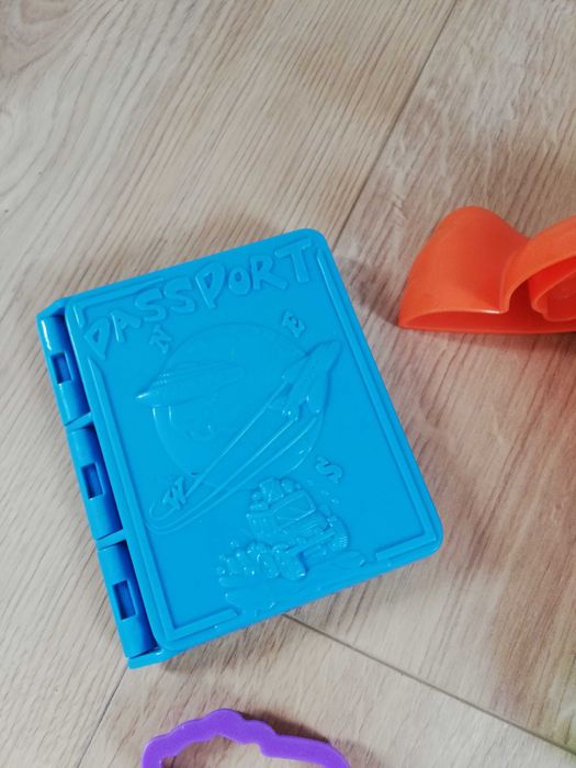 Zestaw playdoh z walizką na kółkach play doh