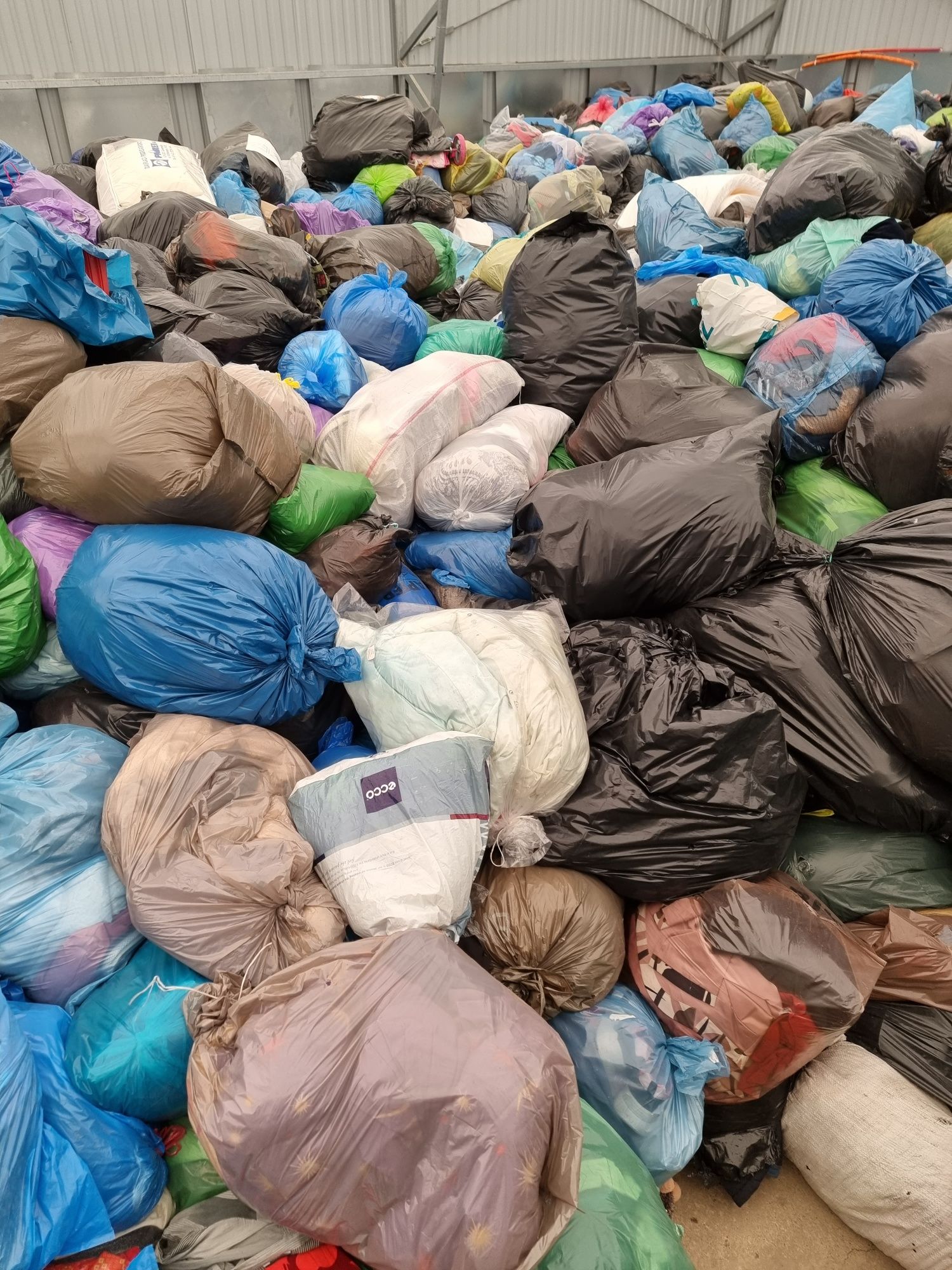 Odzież używana nie sortowana niesort