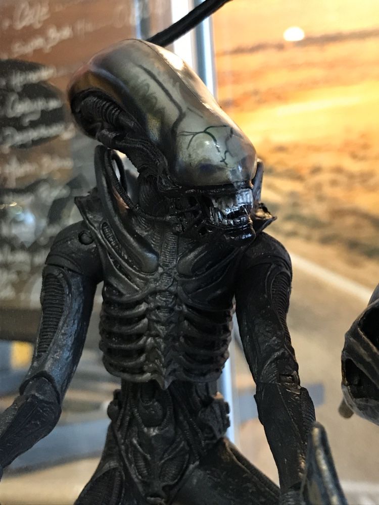 Figura alien 8’ passageiro da Neca nova