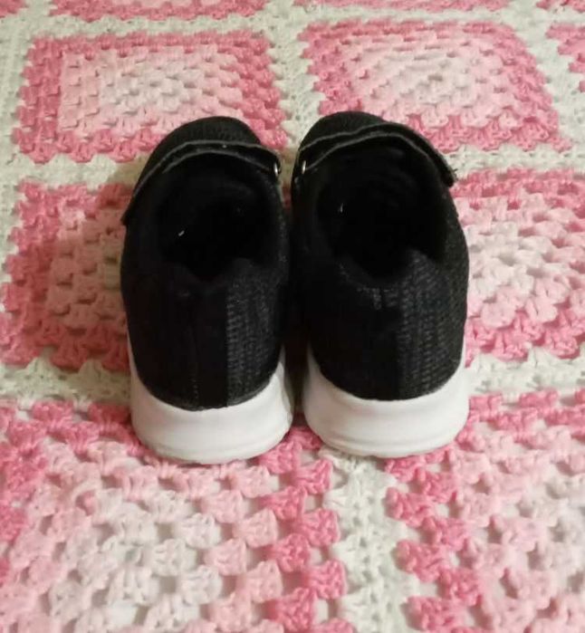 Кроссовки на мальчика (р. 32-33). Cостояние отличное!