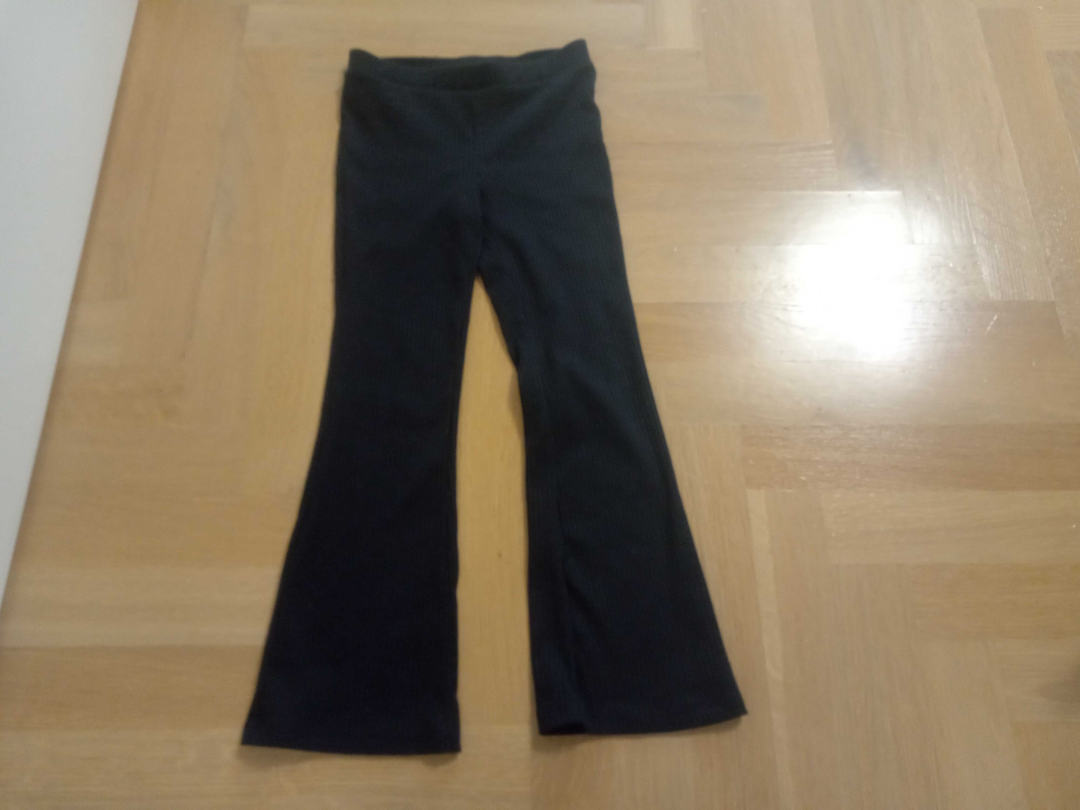 H&M legginsy dzwony czarne prążkowane 122