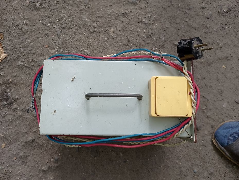 Зарядное устройство 12 В