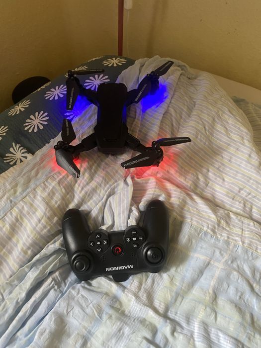 Дрон  привезений з Німеччини все працює. Пульт і дрон.