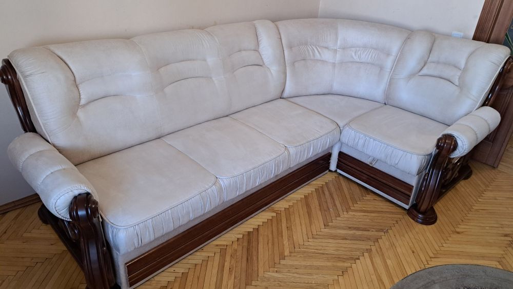 Продається розкладний куток у вітальню