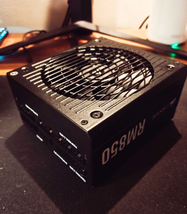 Fonte de Alimentação Corsair RM850
