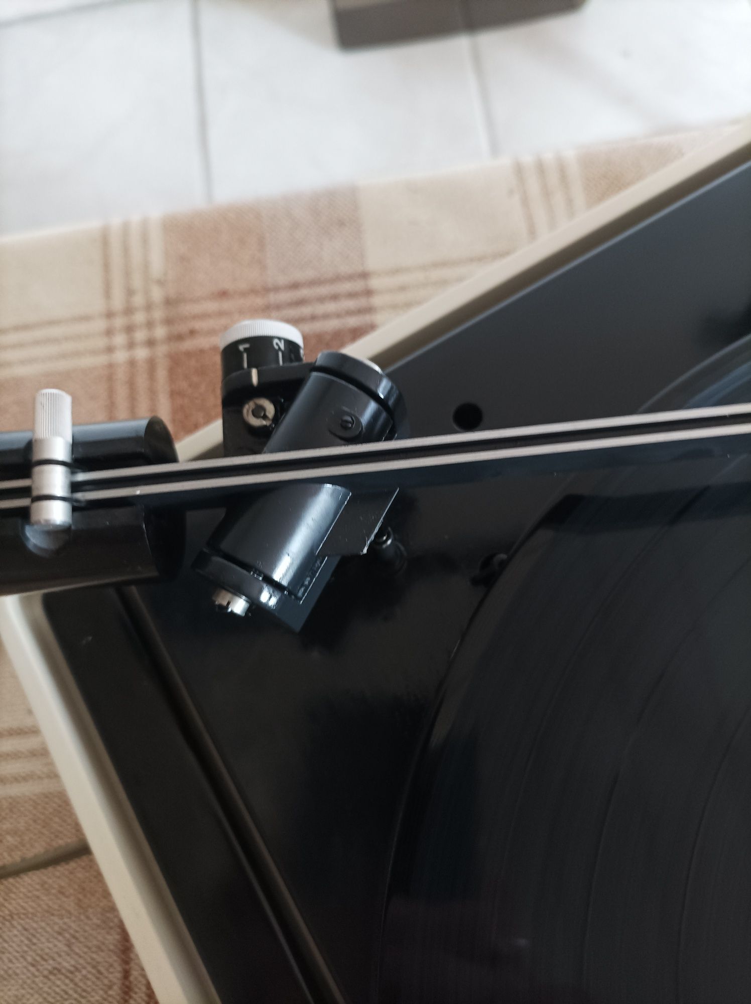 Gramofon vintage ze wzmacniaczem  PE-2015
