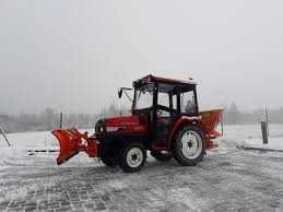 Odśnieżanie parkingów .dachy i wywóz śniegu.