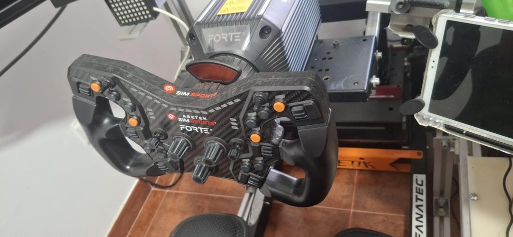 Cockpit sim racing