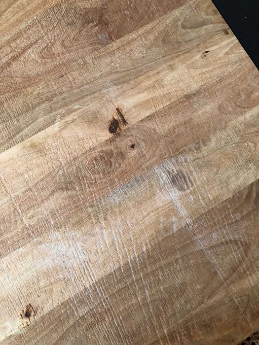 Mesa madeira e preta SKLUM