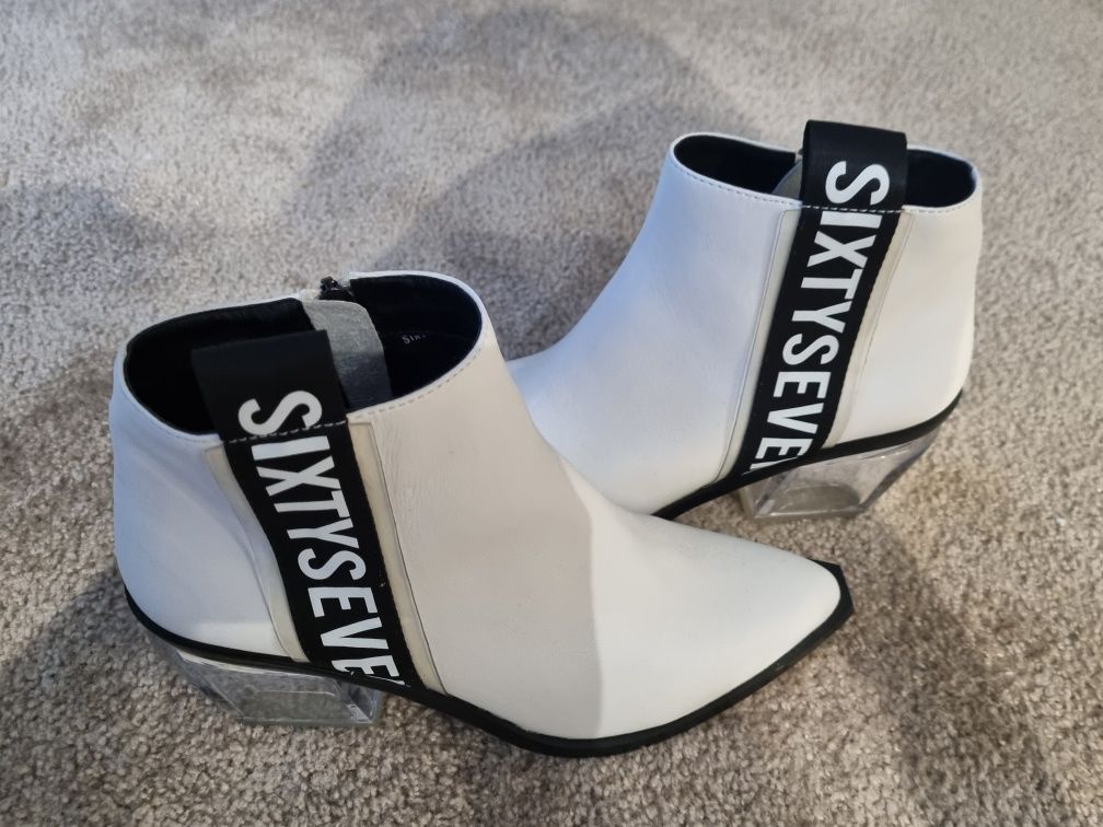 Botas sixtyseven