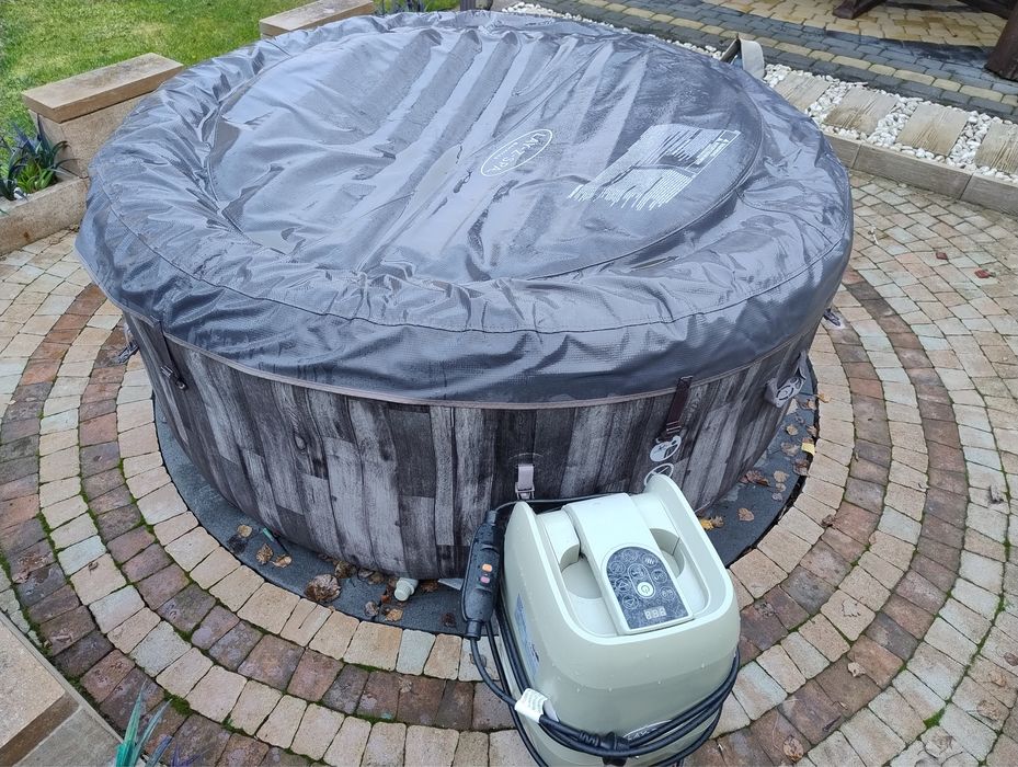 Jacuzzi ogrodowe pompowane Bestway