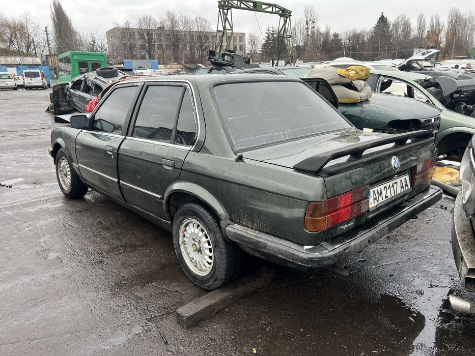 Разборка БМВ 3 30 2.4 Disel 87 рік запчястини в гарному стані