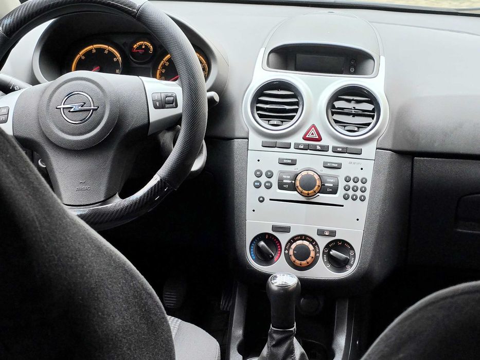 Opel Corsa 2012г.в. 1.3 дизель, механика