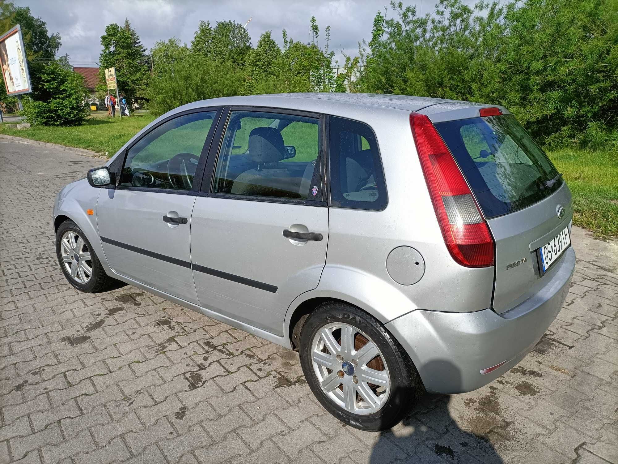 Ford Fiesta 2004 r. Automatyczną skrzynią biegów benzyna