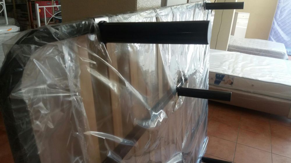 Colchão ortopédico casal + estrado c/pés + 2 almofadas! NOVO!