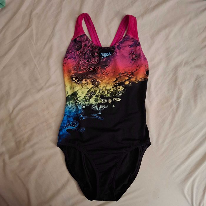 Продам купальник Speedo