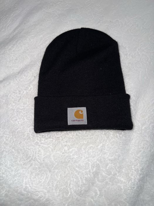 Чорна шапка Carhartt
