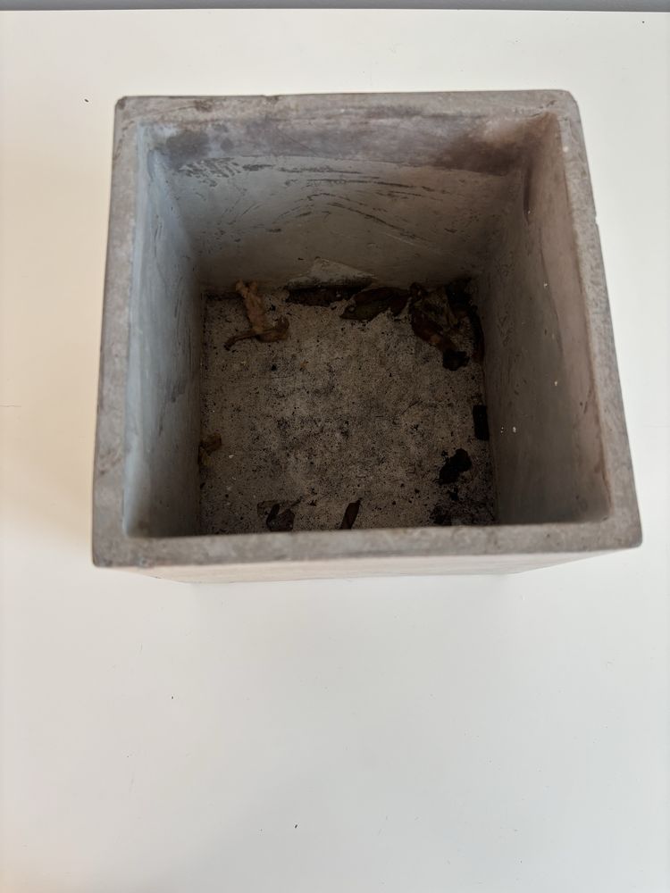 kwadratowa betonowa cementowa donica szara surowa