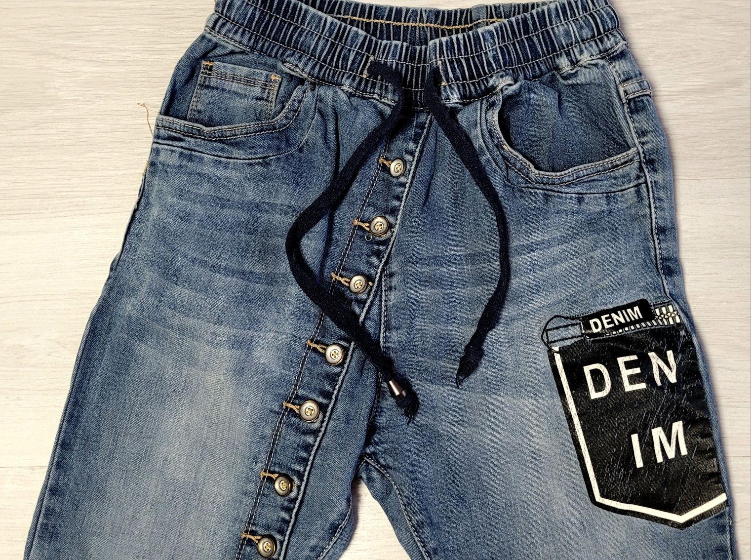 Spodnie jeansy joggery damskie na gumce denim