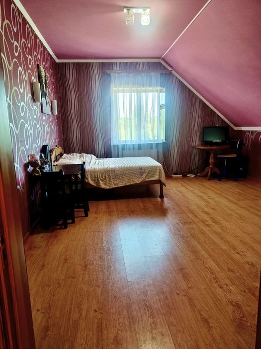 Продається двоповерховий будинок у місті васильків