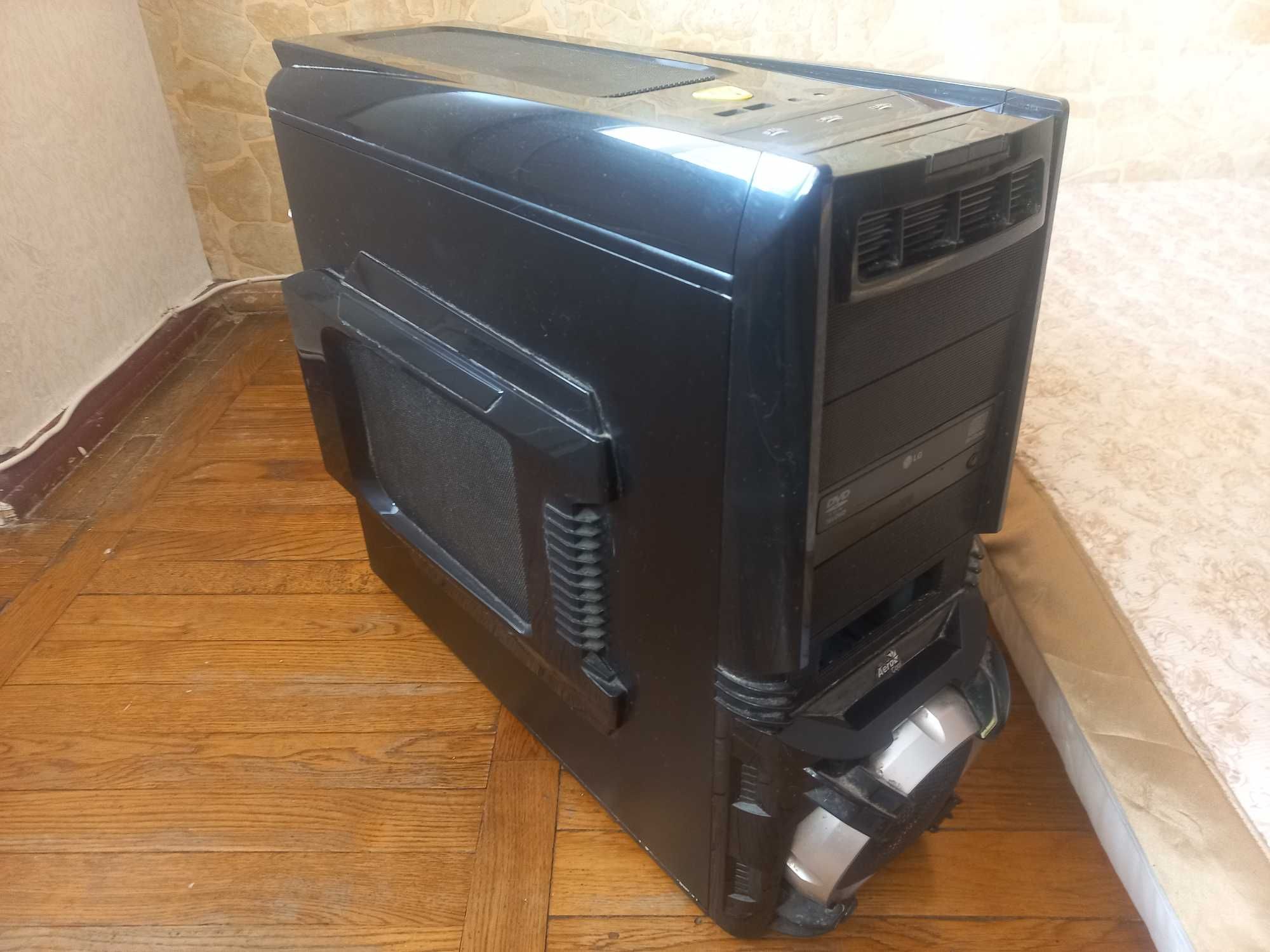 Ігровий корпус Aerocool з підсвіткою. Пк в зборі. Крім жорсткого диску