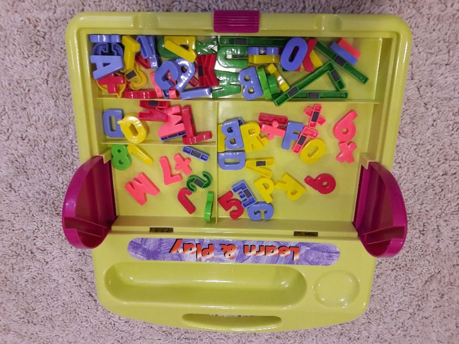 Jogo didático com letras e números "learn & play"