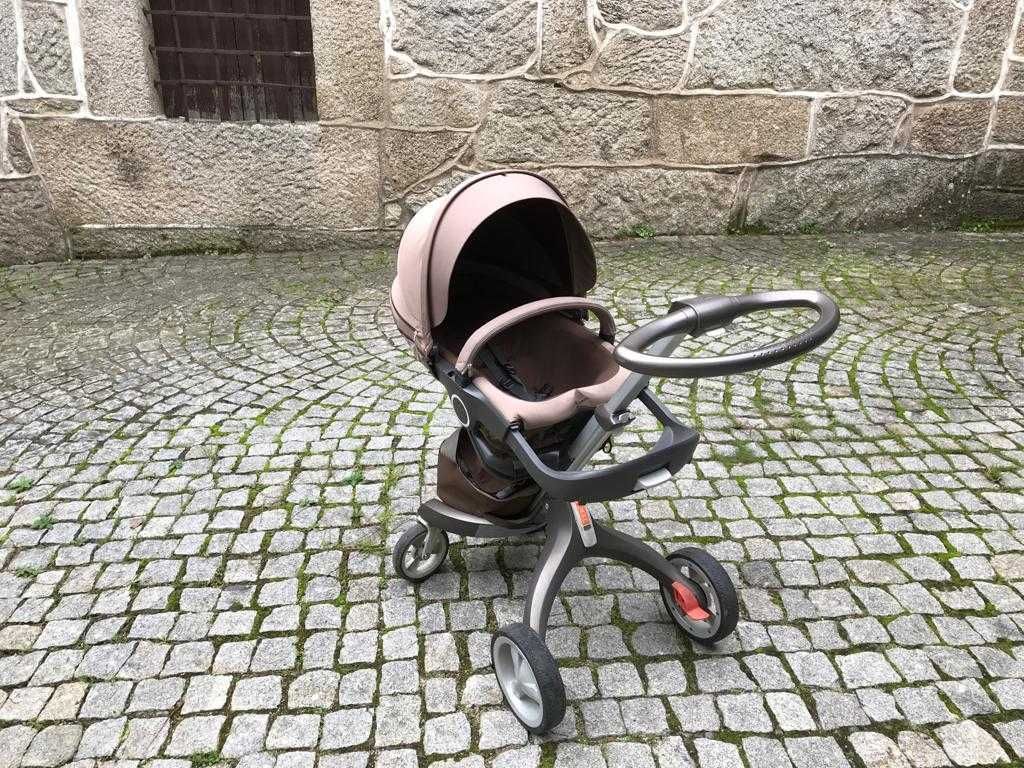 Carrinho Bébé STOKKE + Ovo com Base Isofix Besafe IZI Sleep