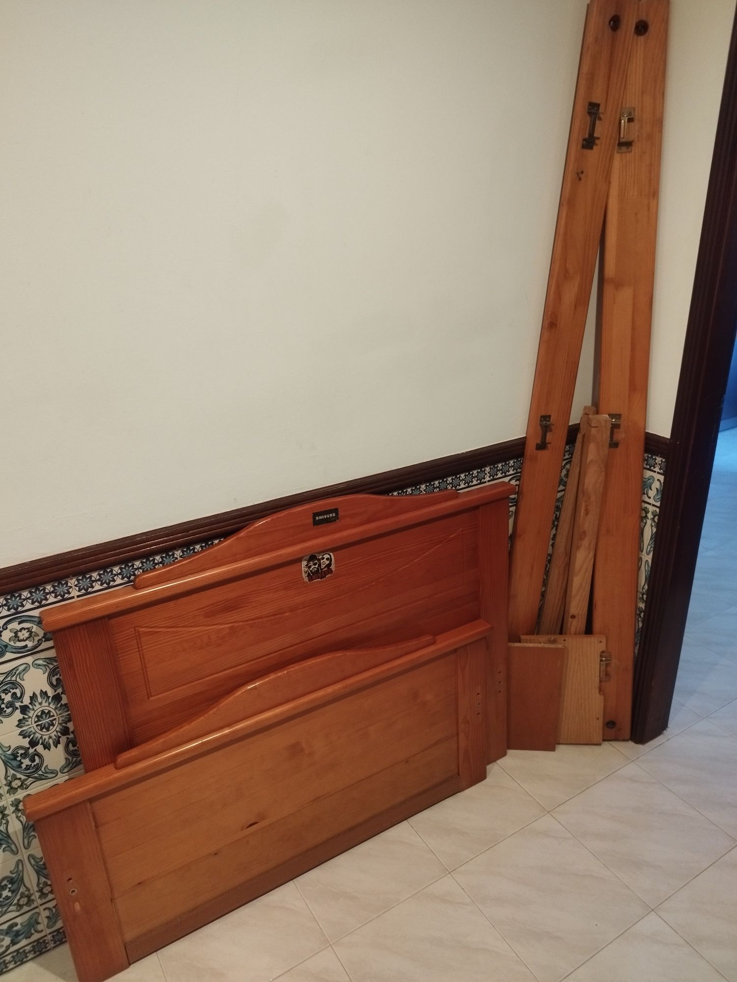 Cama solteiro como nova