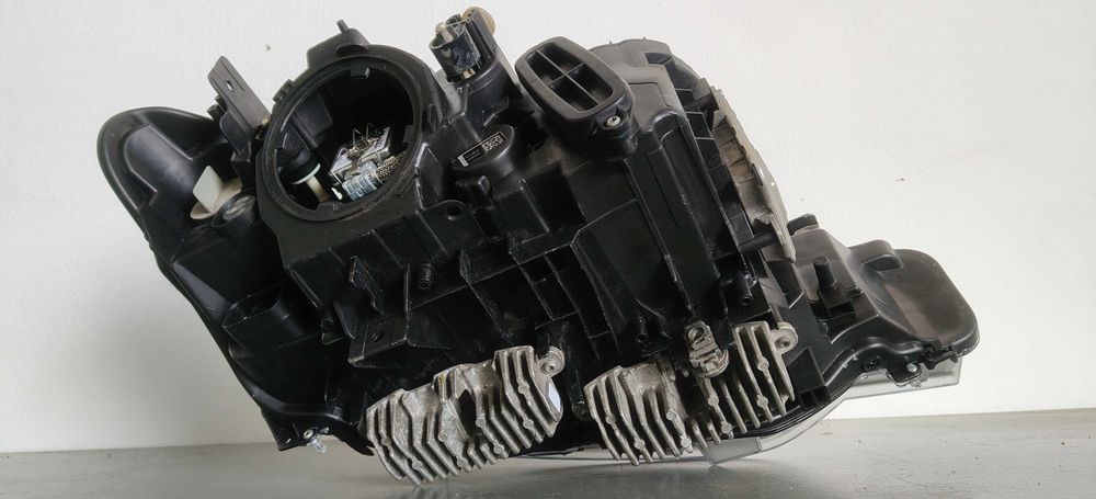 Lampa Przód Bi Xenon Nieskrętny Bmw 3 F30 F31 11-15r ZKW Kompletna