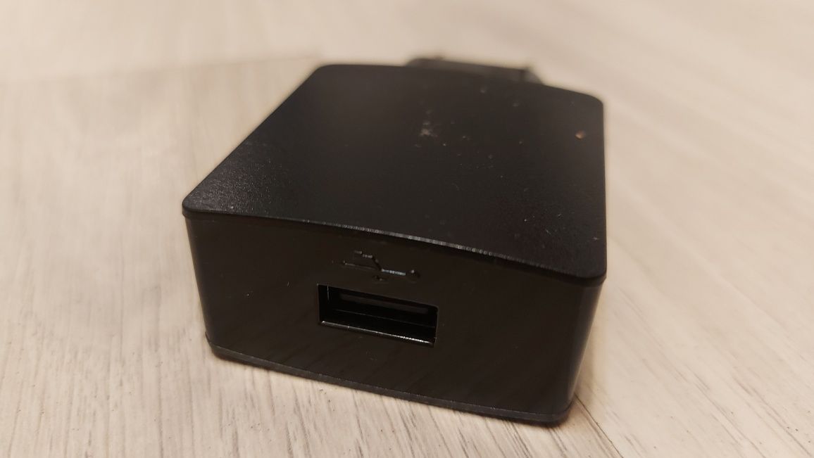 Ładowarka sieciowa Kiano 5V 1.5A