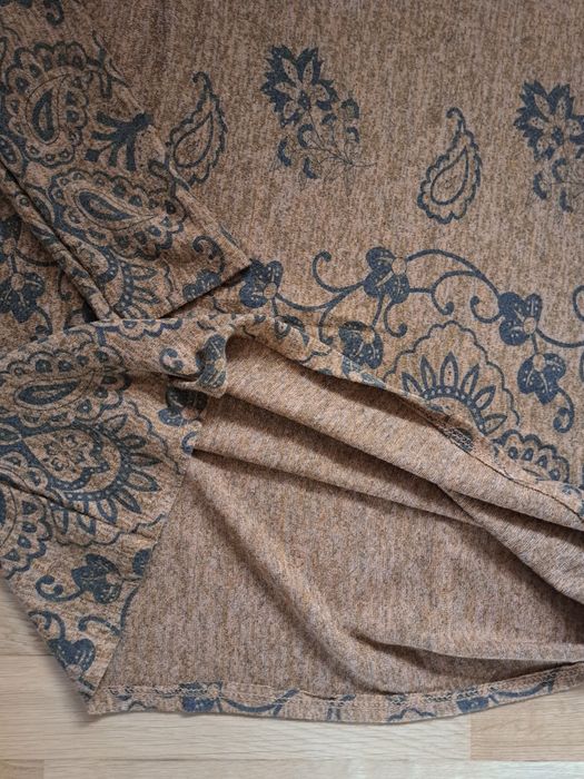 Sukienka/tunika dzianinowa karmel i wzór długi rękaw roll on r 42-44