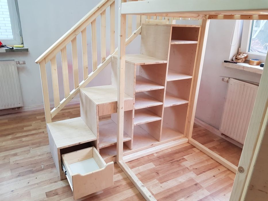 Łóżko piętrowe drewniane niemalowane z antresolą