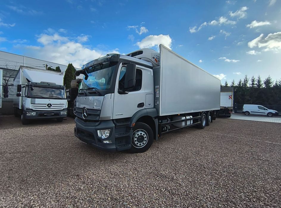 Mercedes-Benz Antos 2536 EURO6  chłodnia 9m - 22 palety + winda ThermoKing T-1200R Actros import DE