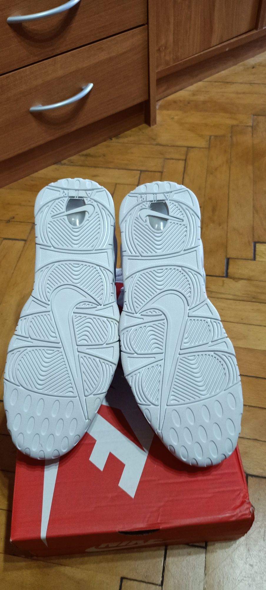 Nike Air More Uptempo '96 Triple White Limited Roz. 44