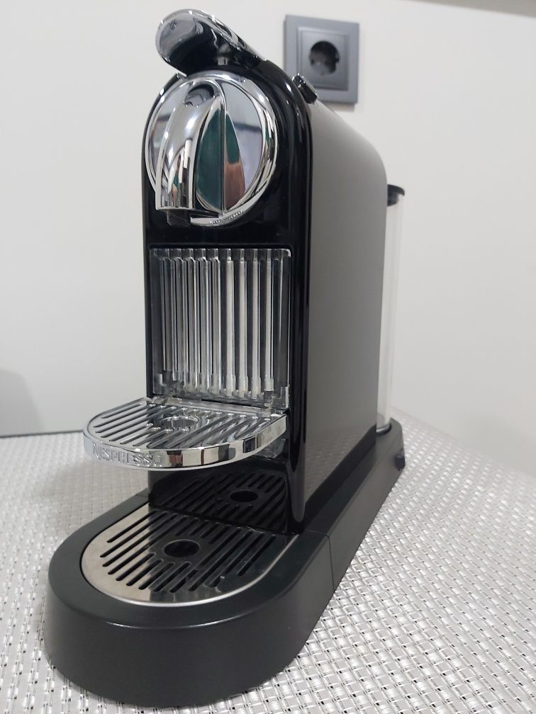 Maquina de café Nespresso (avariada)