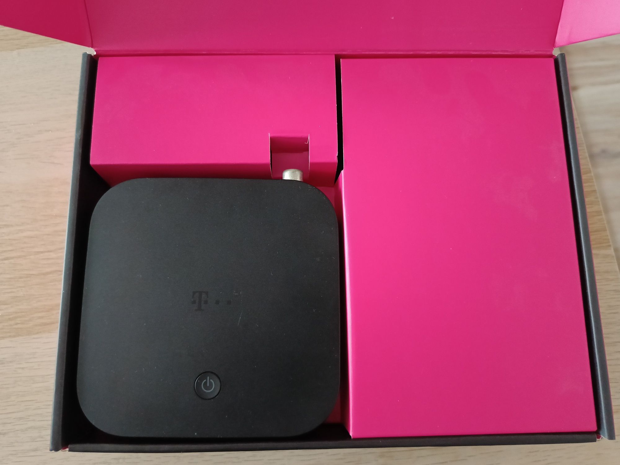 TV BOX T-Mobile STB-HY4402 dekoder cały zestaw