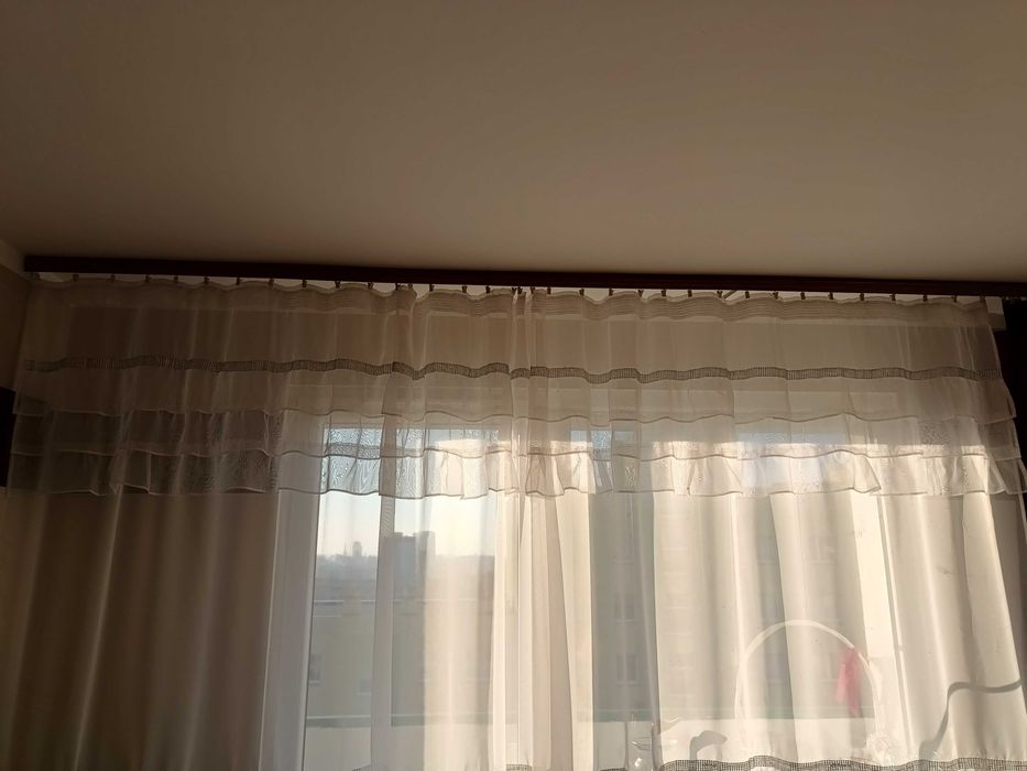 Karnisz w kolorze złotym 3,5 mb z Zabkami Czasy PRL .