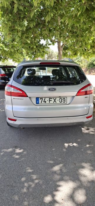 Ford Mondeo de 2008 com 199 000 km.
