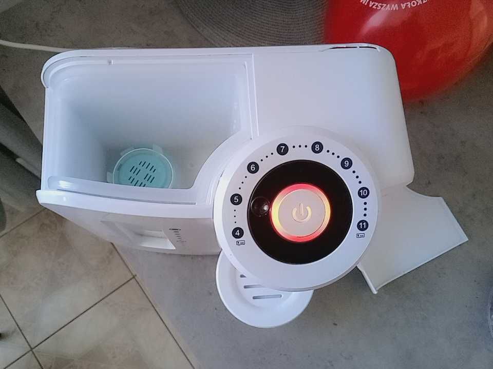 Automat do mleka + 2 nowe butelki  + termos - Tommee Tippee