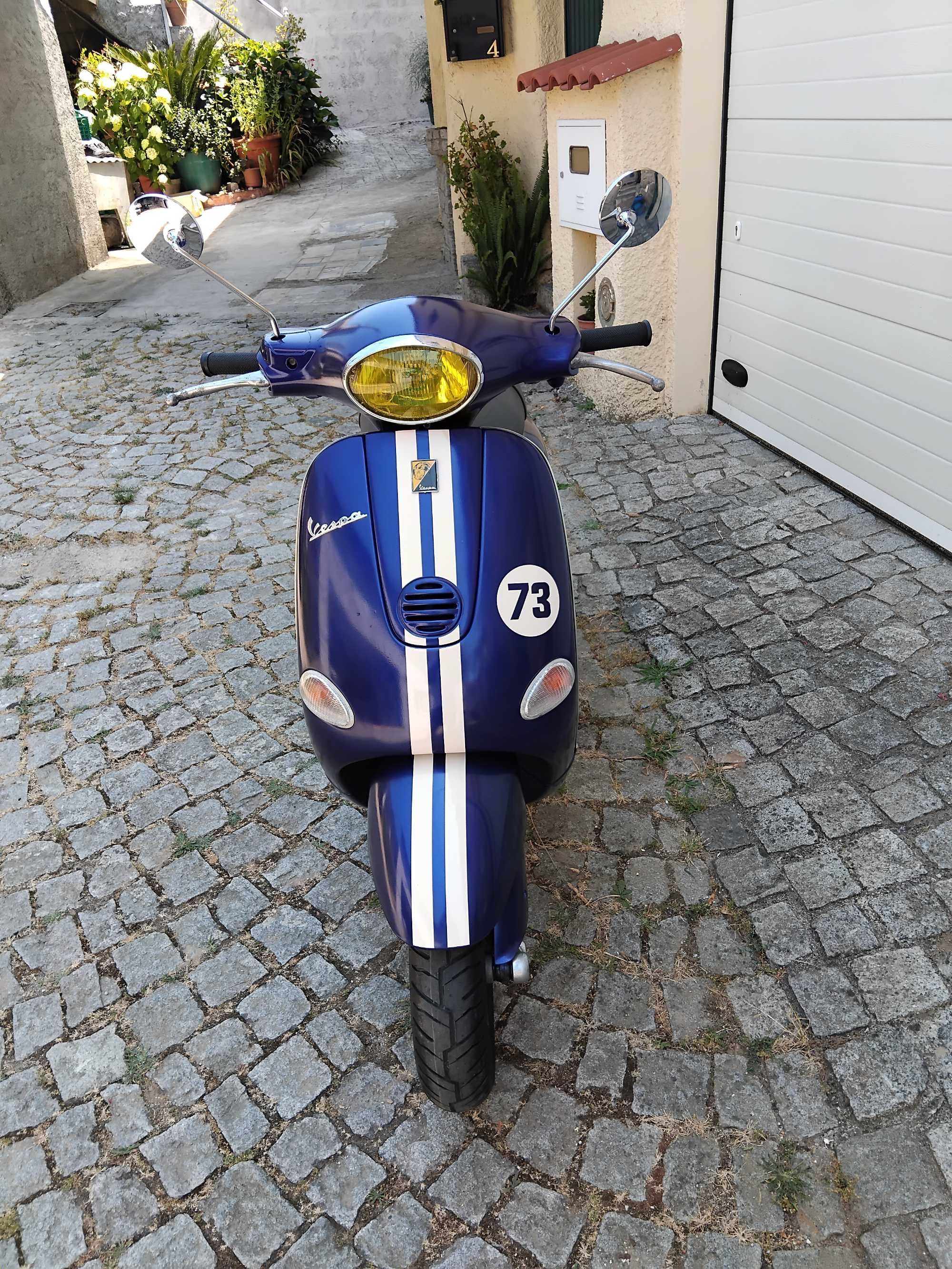 Secooter vespa  restaurada et2 vintage