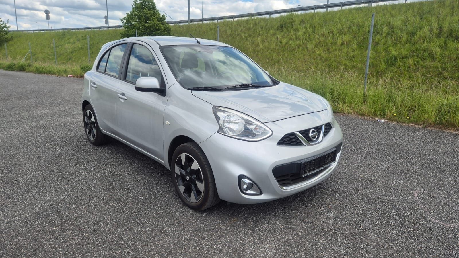 Sprzedam Nissan Micra K13 lift 1,2 ben 98koni