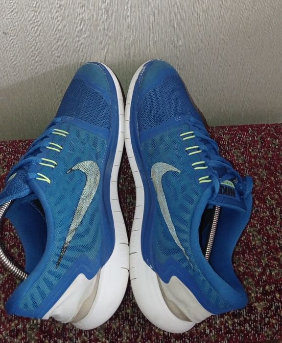 Кросівки фірми Nike 44 розміру