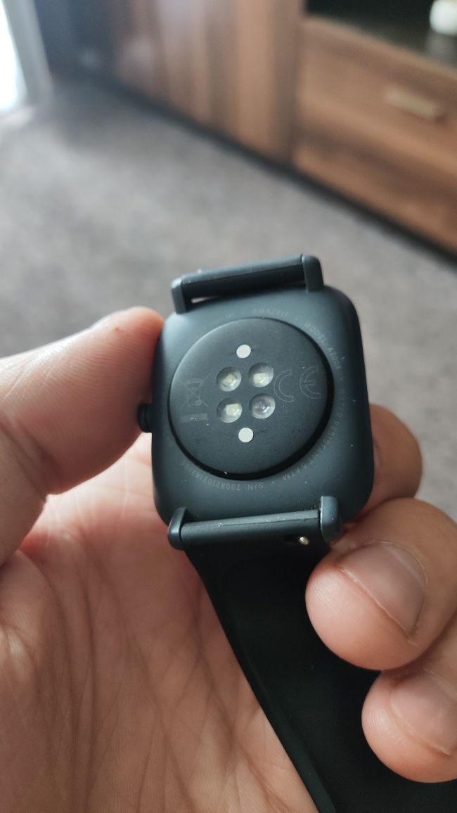 Фитнес часы Amazfit_bip_u