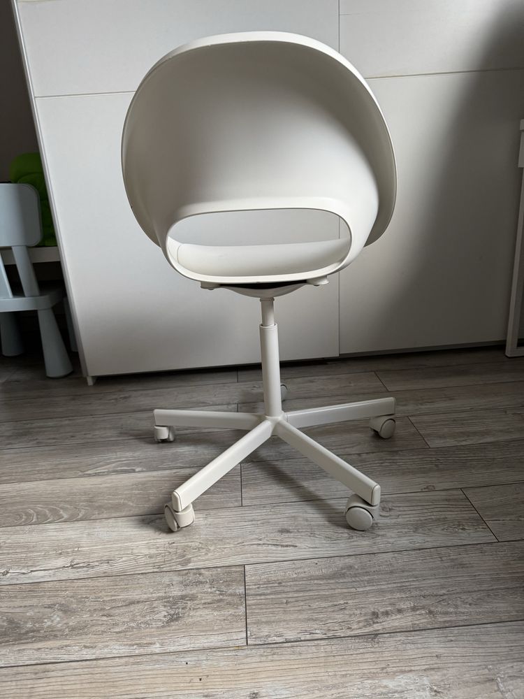 Krzeslo obrotowe LOBERGET / MALSKÄR ikea