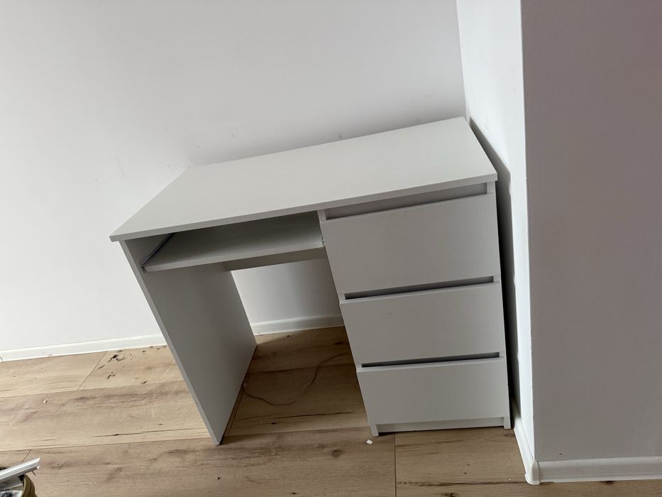 Biurko z szufladami 90 cm