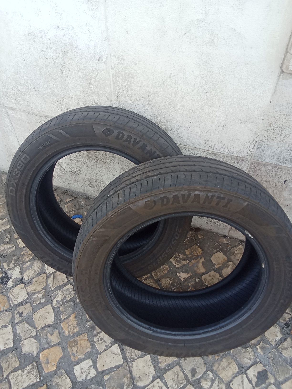 Pneus 205/55 r16