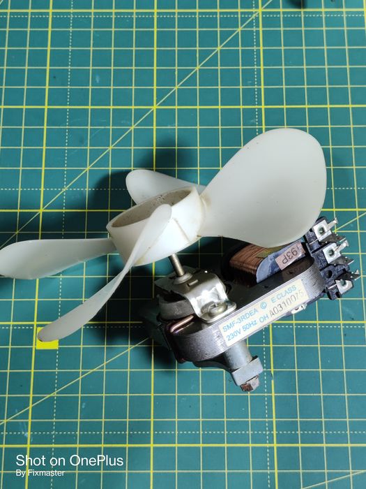 Разборка микроволновки Samsung  M1833NR