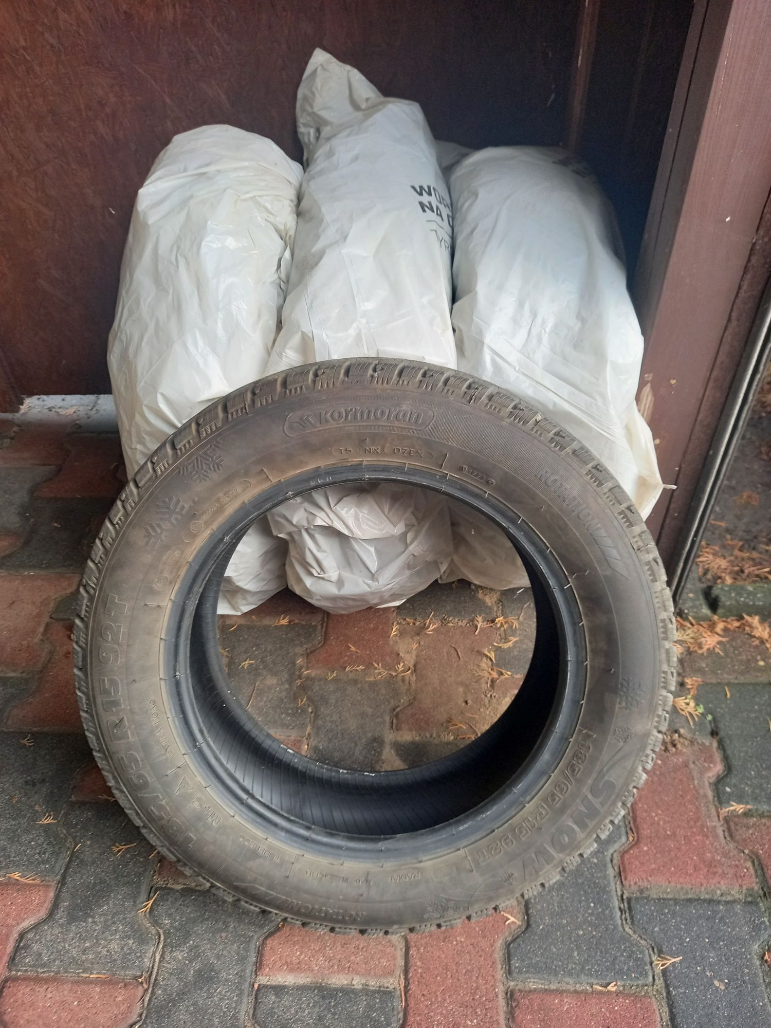 Opony zimowe 185/65 R15